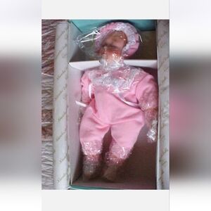 Elizabeth's Homecoming Baby Book Treasures Ashton Drake Doll